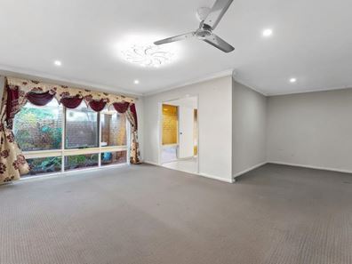 4 Bayham Place, Huntingdale WA 6110