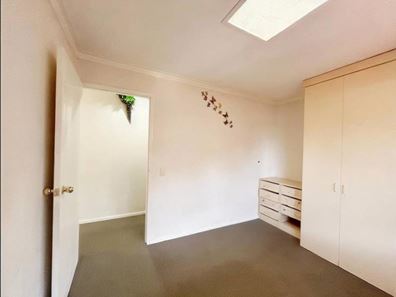 4 Bayham Place, Huntingdale WA 6110