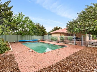 11 Elm Close, Camillo WA 6111