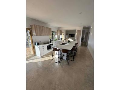 2 Morphett Crescent, Green Head WA 6514