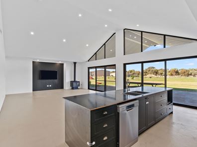 15 Larkin Close, North Dandalup WA 6207