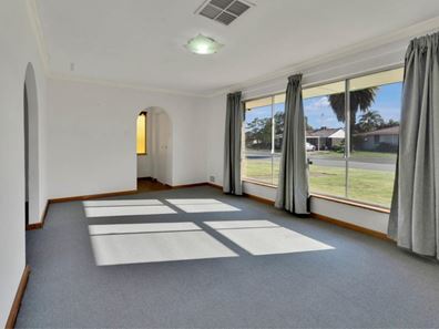 26 Rosmead Avenue, Beechboro WA 6063