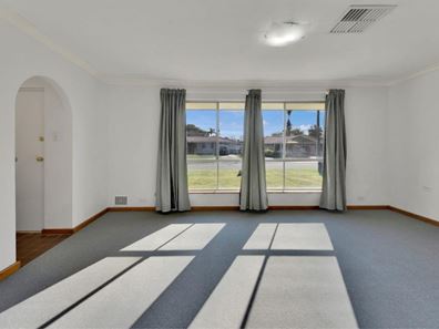 26 Rosmead Avenue, Beechboro WA 6063