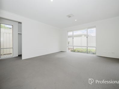 43 Parkside Street, Yanchep WA 6035