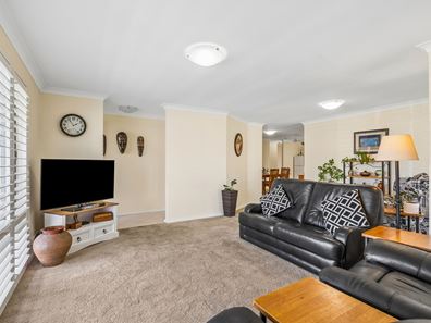 8 Palmer Crescent, High Wycombe WA 6057