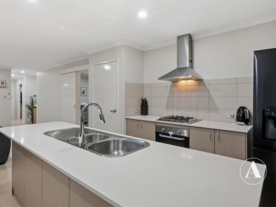 28 Fernhill Promenade, Harrisdale WA 6112