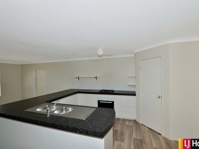 54 Ronsard Drive, San Remo WA 6210