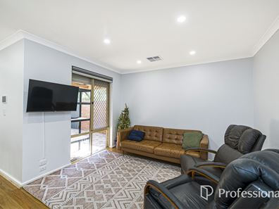 1/7 Carey Court, Kingsley WA 6026