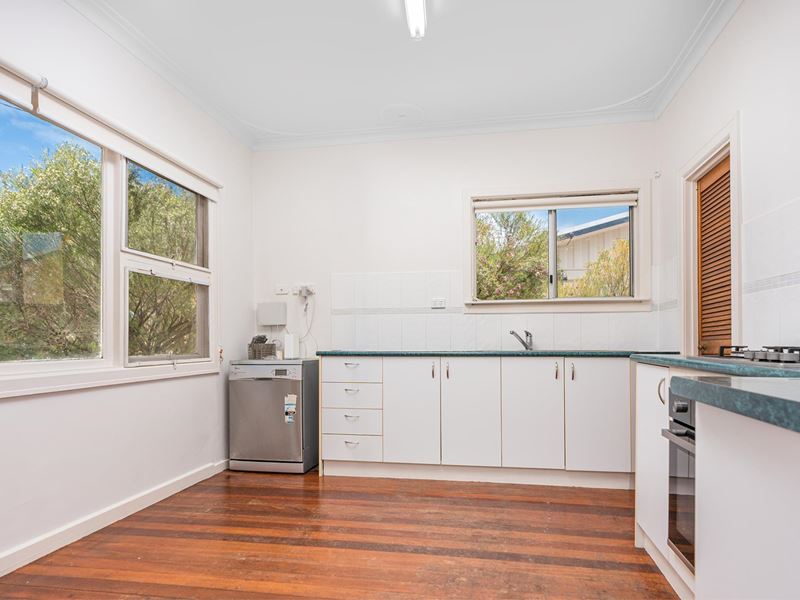 207A Fifth Street, Wonthella WA 6530