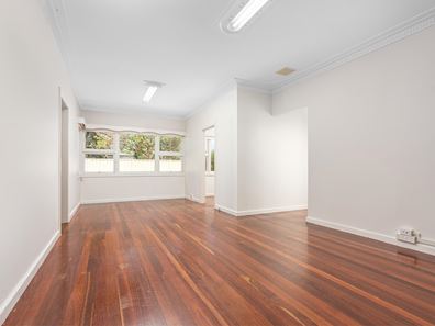 207A Fifth Street, Wonthella WA 6530