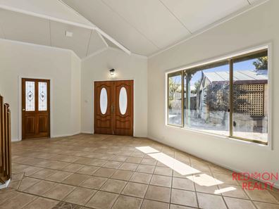 6 Pennant Place, Woodvale WA 6026