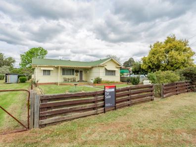 33 Palmer Road, Collie WA 6225