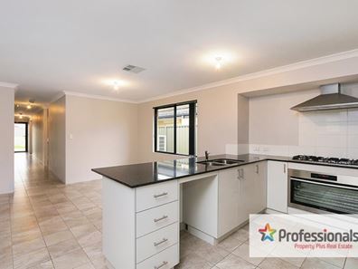 7 Wadham Link, Piara Waters WA 6112