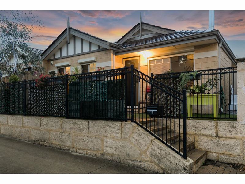 16 Darton Loop, Bertram