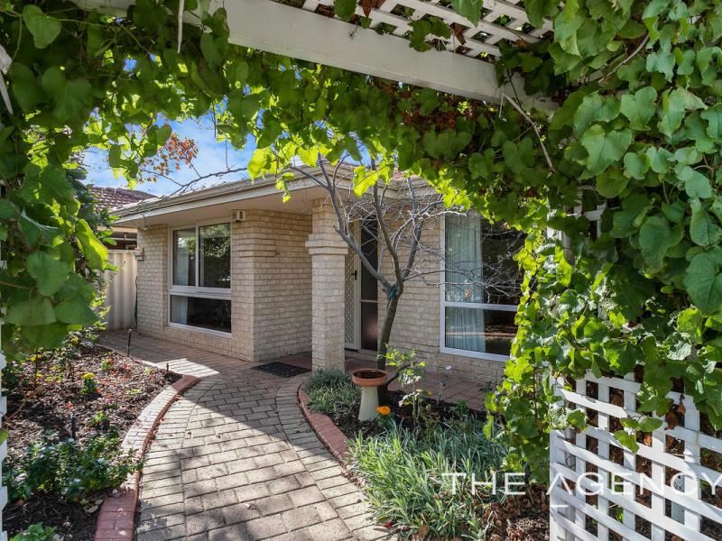 2 Armitage Close, South Guildford