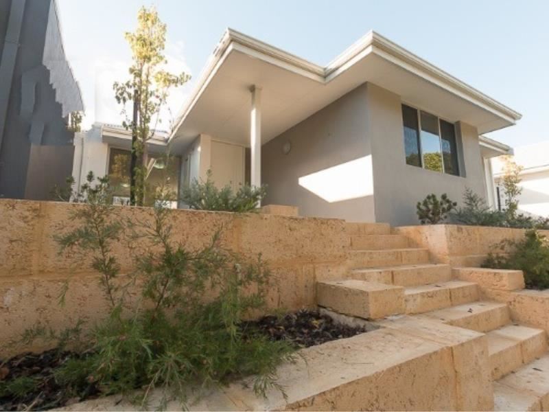 97 Medina Avenue, Medina