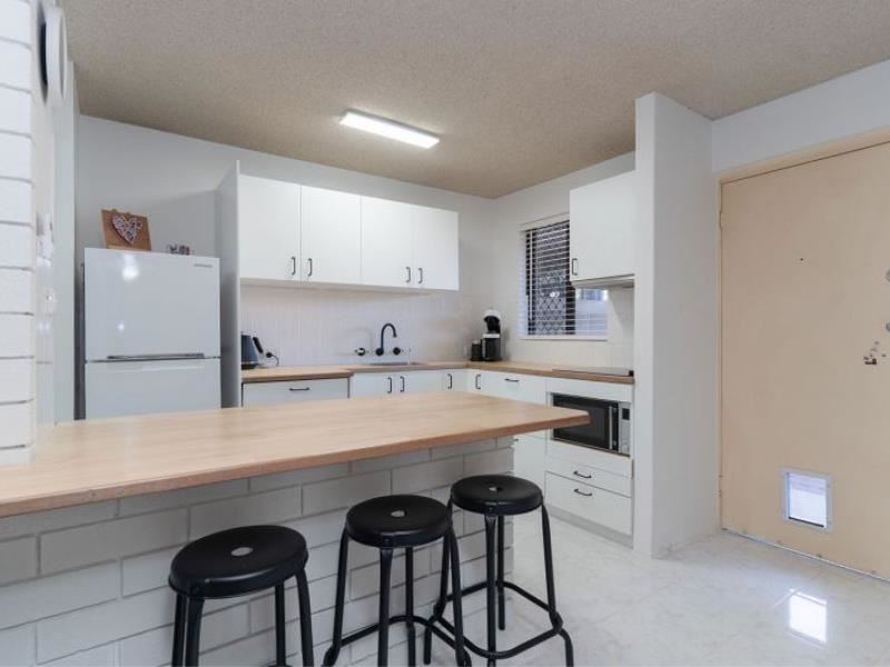 2/246 Flinders Street, Yokine WA 6060