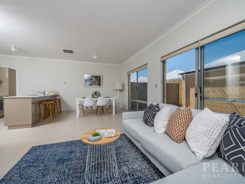 26 Leeward Avenue, Eglinton