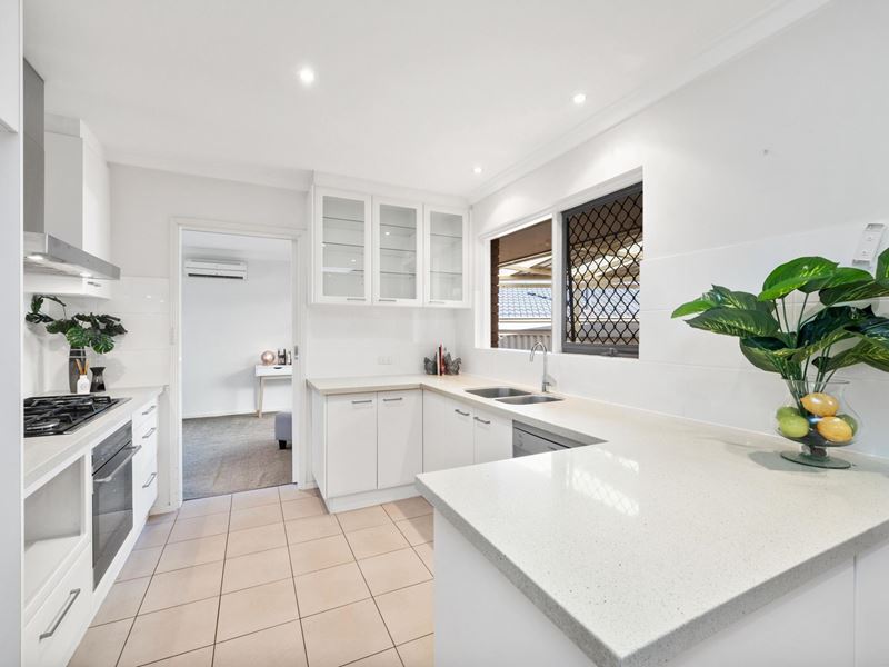26 Saint Andrews Way, Duncraig