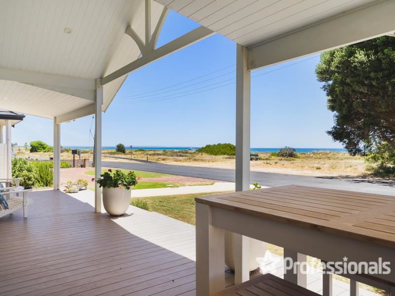 990 Geographe Bay Road, Geographe