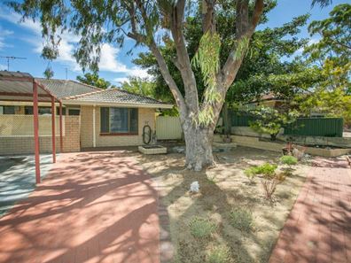 52B Mayflower Crescent, Craigie WA 6025