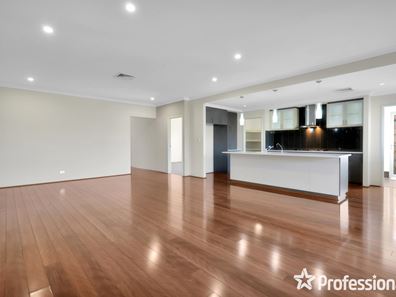 5 Euclid Pass, Piara Waters WA 6112