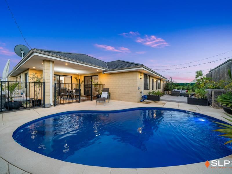 8 Loretta Fairway, Carramar