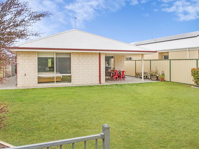 8 Oban Lane, Yalyalup WA 6280