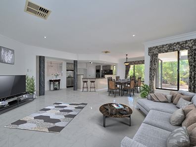 26 Alexandria Boulevard, Canning Vale WA 6155