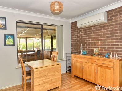 25 Torcross Street, Warnbro WA 6169