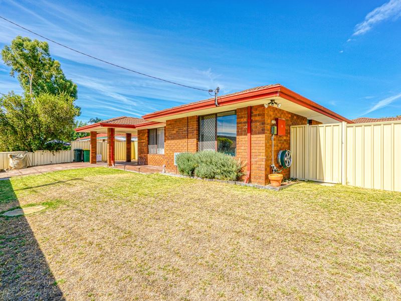 32A Waratah Drive, Camillo WA 6111