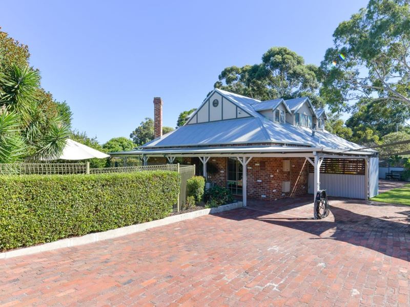 100 Aulberry Parade, Leeming