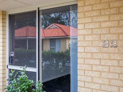 32/135 Challis Road, Seville Grove WA 6112