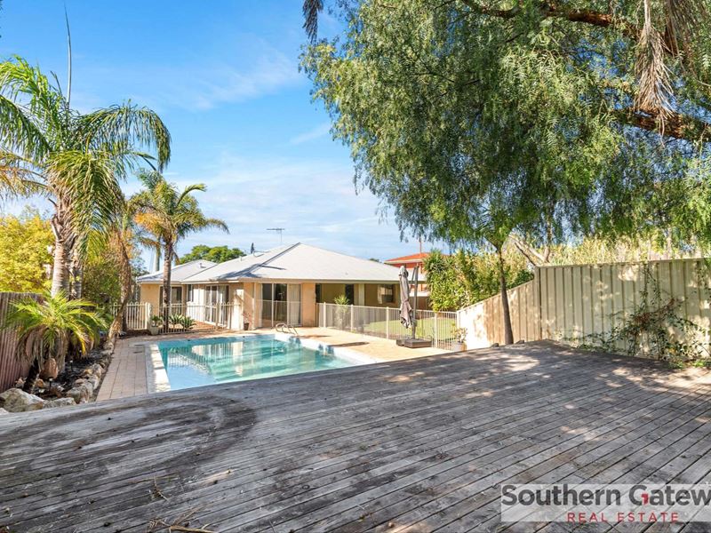6 Maydwell Way, Calista