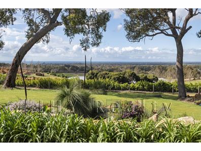 3 Vintners Drive, Quindalup WA 6281
