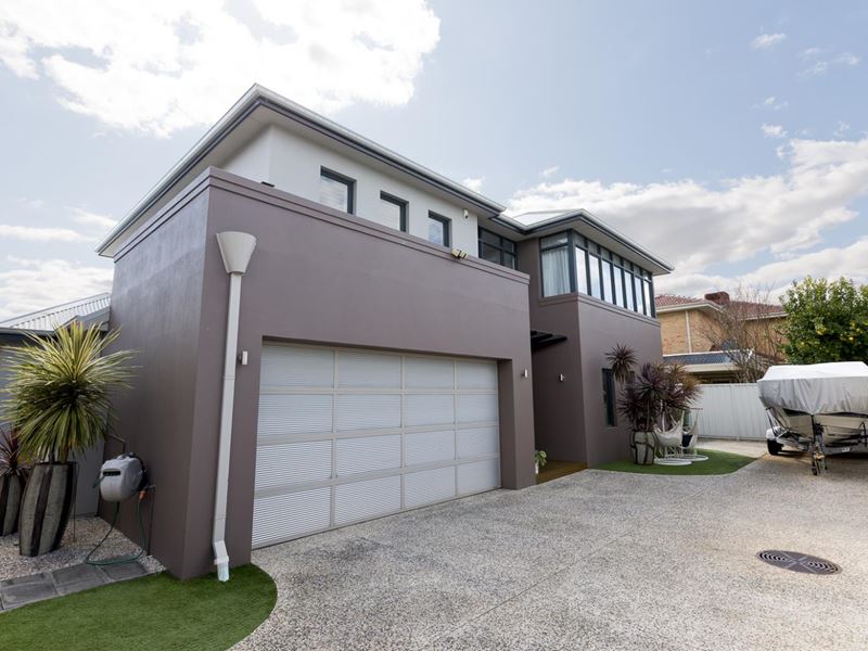 32C Reynolds Road, Applecross