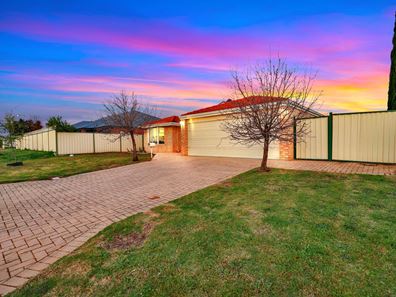 50 Teal Brook Circle, Seville Grove WA 6112