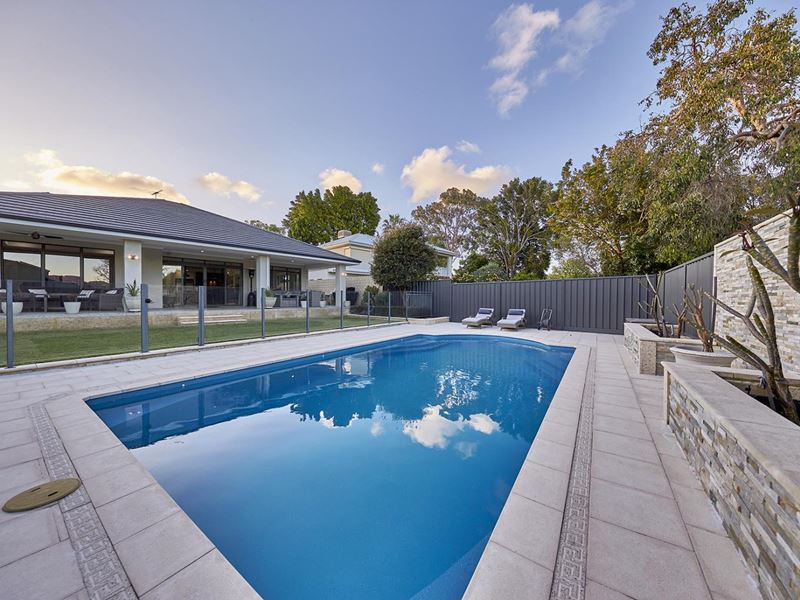 7 Davidson Road, Attadale