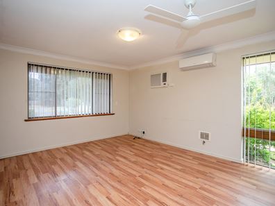 2 Castle Place, Armadale WA 6112