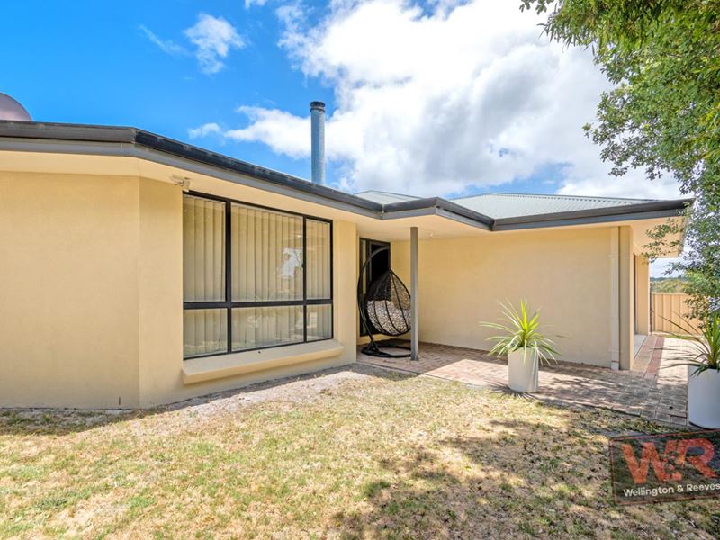 4 Fenton Way, Spencer Park