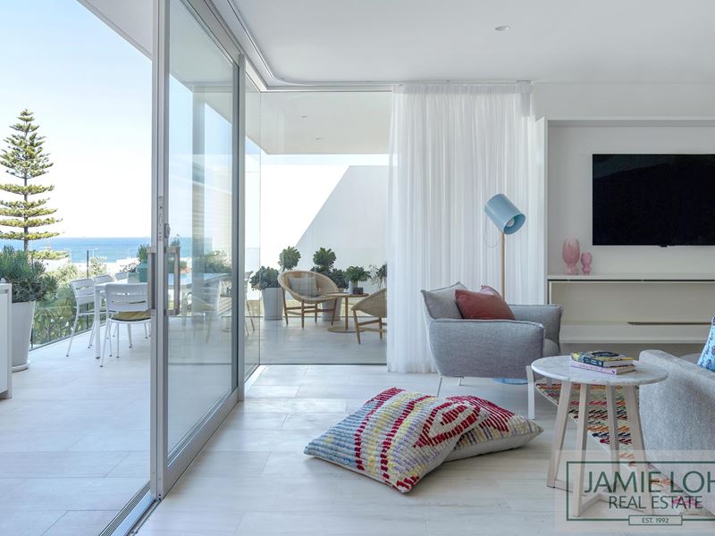 4/15 Overton Gardens, Cottesloe