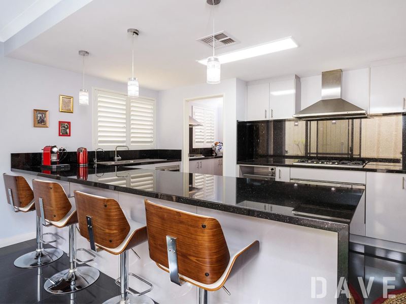 2 Gayton Place, North Beach