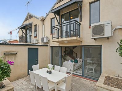 4/98 Stirling Highway, North Fremantle WA 6159