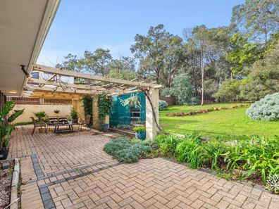 20 Headingly Road, Kalamunda WA 6076