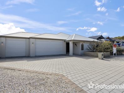 6 Trumpeter Parade, Yanchep WA 6035