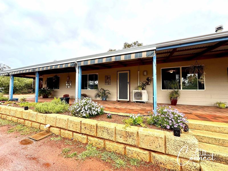 11 Hunter Road, Muluckine WA 6401