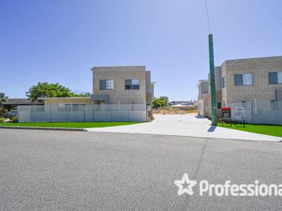 10 Oversby Street, Halls Head WA 6210