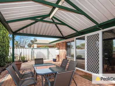 6 Towncentre Drive, Thornlie WA 6108