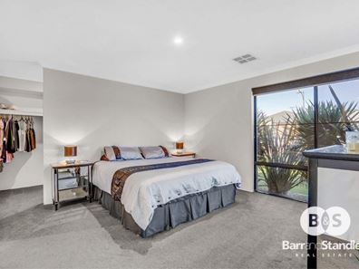 8 Peninsula Lakes Drive, Eaton WA 6232