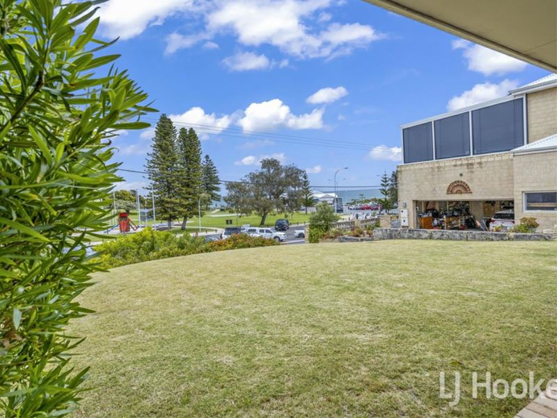 2 Oceanside Promenade, Mullaloo WA 6027